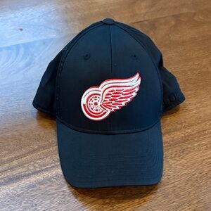 Reebok Detroit Red Wings Black Cap with Red Winged Logo